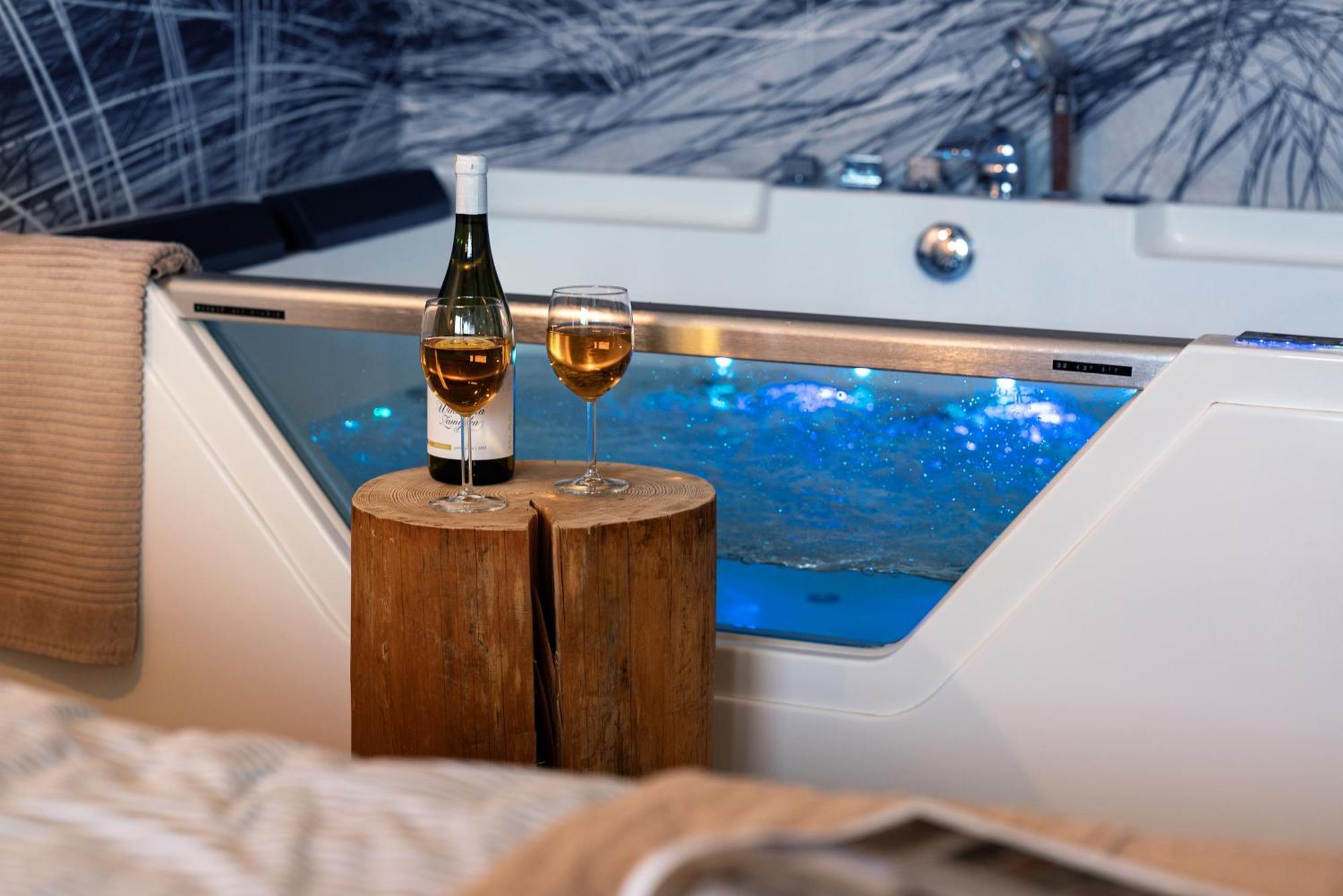 Apartament Z Jacuzzi & Sauna Chillout Kołobrzeg Kültér fotó